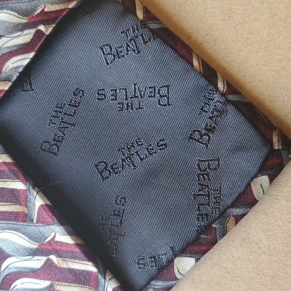 Beatles Birthday silk tie Apple Corp Llc. Maroon & Gray one size - Picture 2 of 8